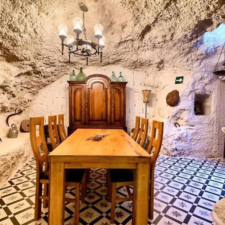 Cueva Con Jacuzzi A 20 Minutos De Valencia Villa Benaguacil Eksteriør billede