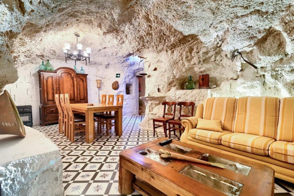 Cueva Con Jacuzzi A 20 Minutos De Valencia Villa Benaguacil Eksteriør billede