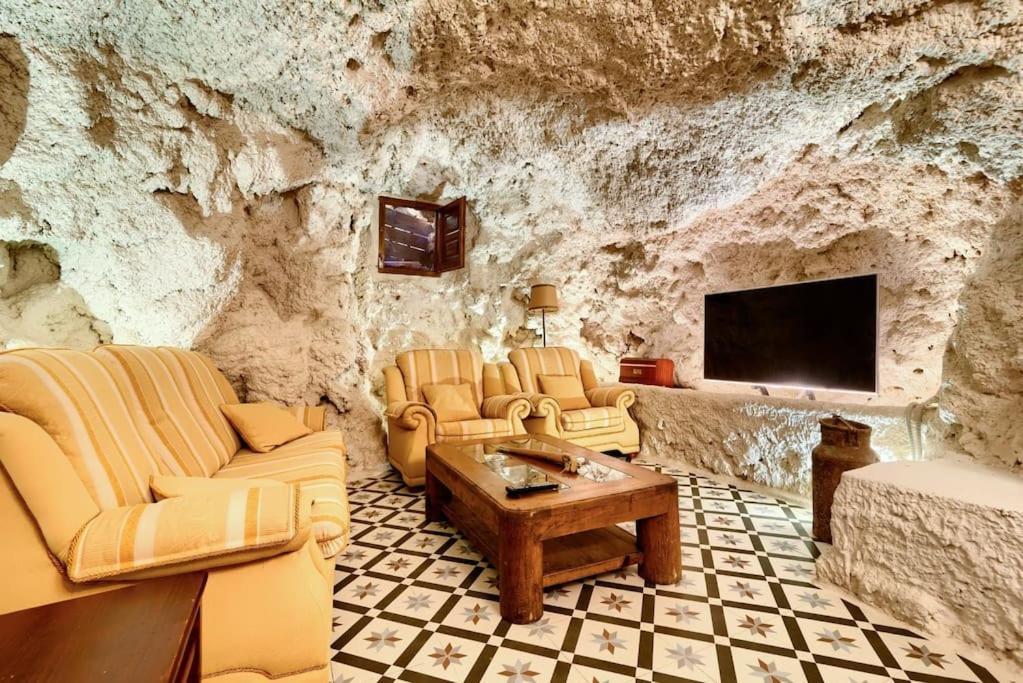 Cueva Con Jacuzzi A 20 Minutos De Valencia Villa Benaguacil Eksteriør billede